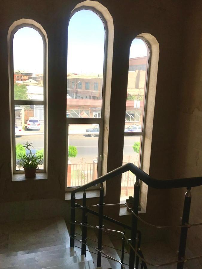Najaryan's Family House Hotel Vagharshapat Bagian luar foto